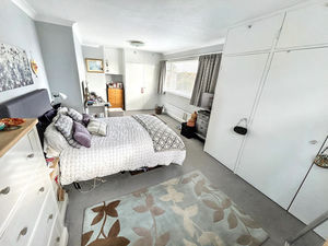 Bedroom- click for photo gallery